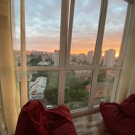 Large 2 With A Beautiful View 2 Min Metro Chernigivska Kyiv