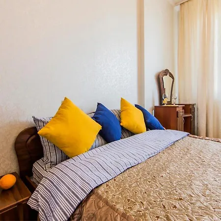 Large 2 With A Beautiful View 2 Min Metro Chernigivska Apartment *