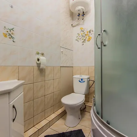 Apartment Large 2 With A Beautiful View 2 Min Metro Chernigivska *